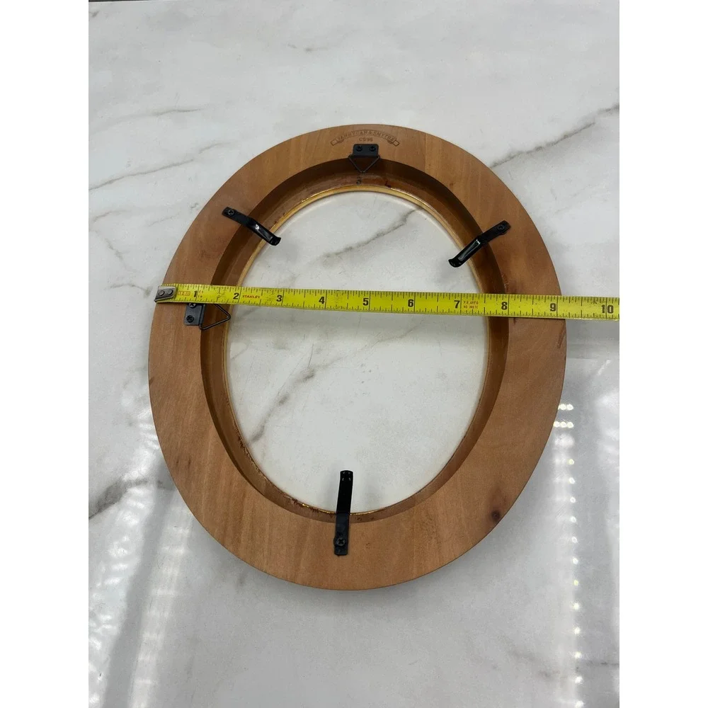 Van Hygan & Smythe CS95 Oval Wood Wall Frame Brown Gold Trim 8.5x10.5